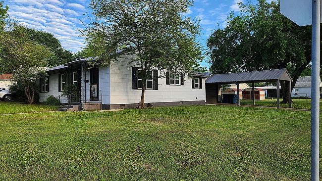 Image of 1300 E Seminole Ave
