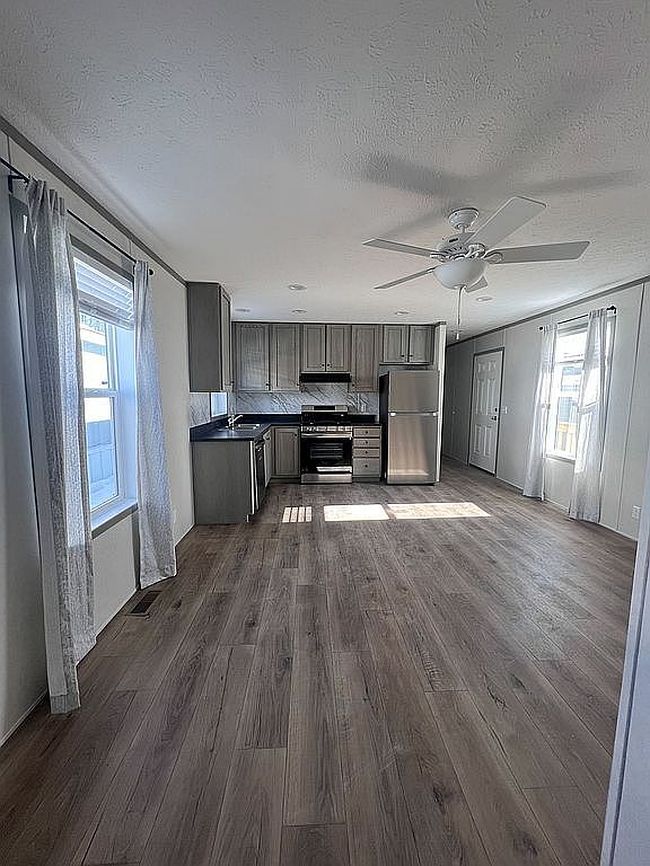 Image of 3200 Oakland Ave