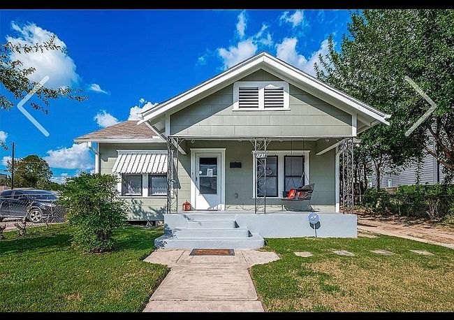 Photo of 741 W 21st St, Houston, TX