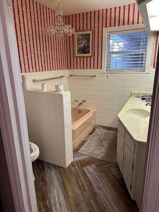 Image of 304 S Endicott St