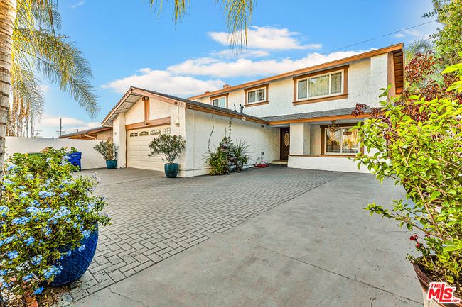 8333 Topeka Dr, Northridge, CA