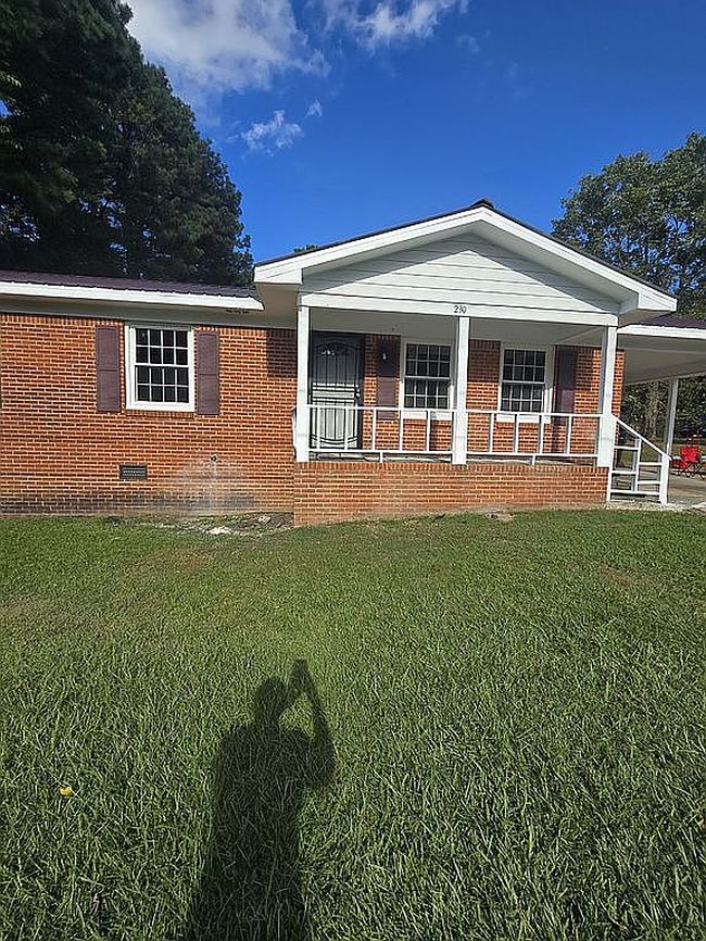 Photo of 230 Roger Ave