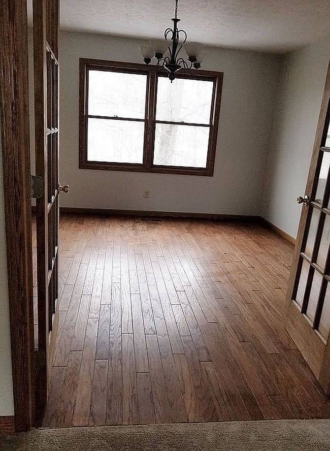 Photo of 160 Crestwood Ct, Belpre, OH