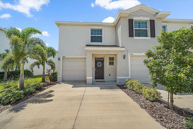 Photo of 17460 Crescent Moon Loop
