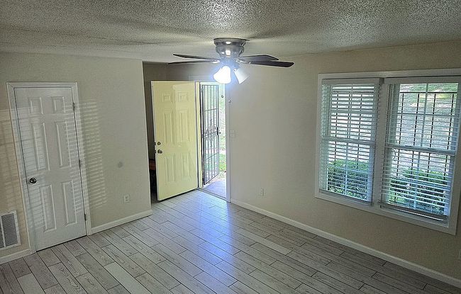Image of 233 Peyton Pl Sw