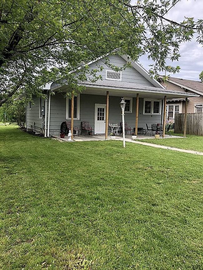 Photo of 817 W 9th St, Pittsburg, KS