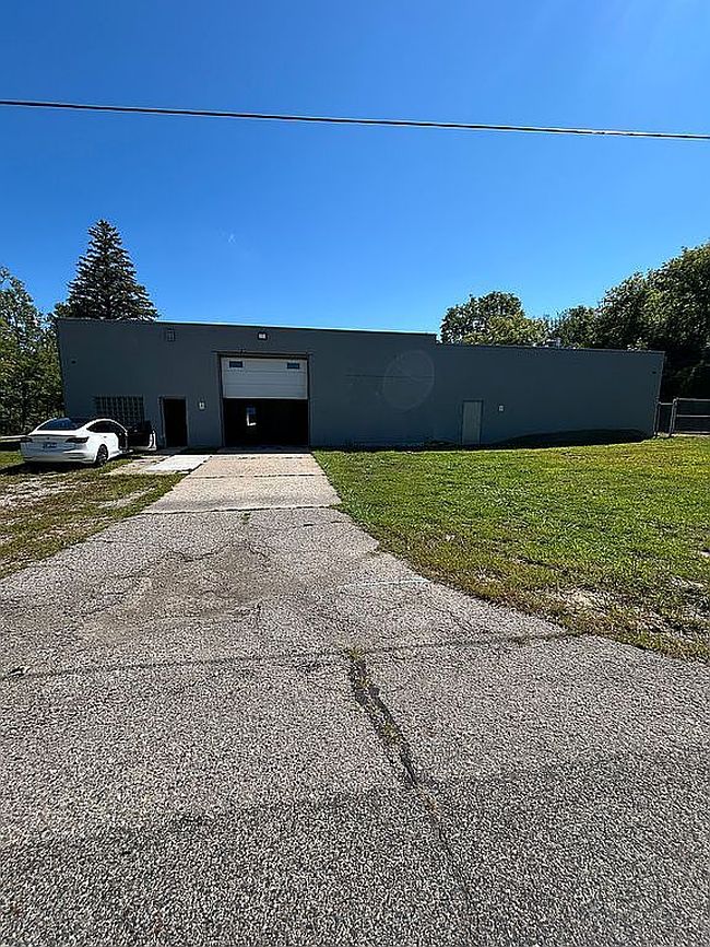 Photo of 1400 Mcmillan Rd