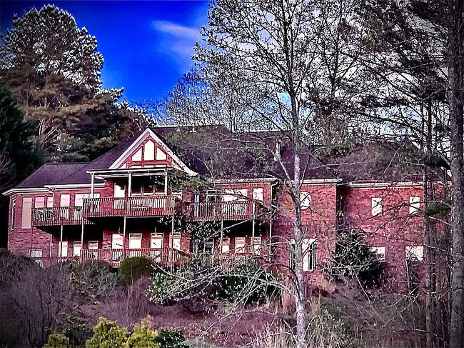 Photo of 221 Sunset Valley Cir, Cleveland, GA