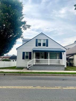 Additional photo 1 of property located at 114 Chestnut St