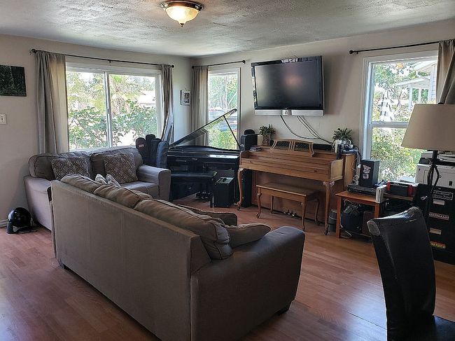 Photo of 123 S 6th St, Patterson, CA