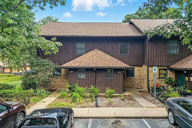 Photo of 2387 E Winding Brook Cir