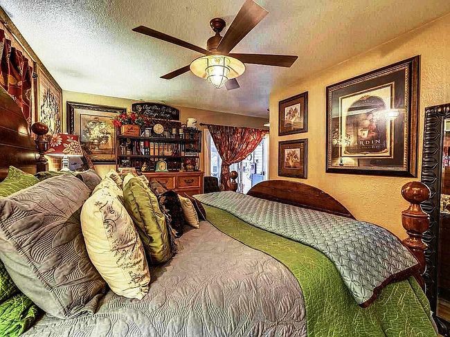 Image of 907 Hampshire Dr