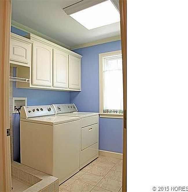 Image of 308 E 7th St