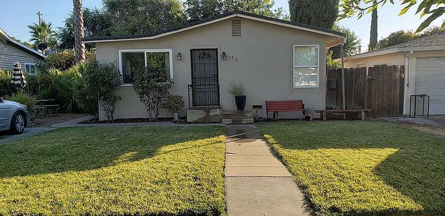 Photo of 123 S 6th St, Patterson, CA