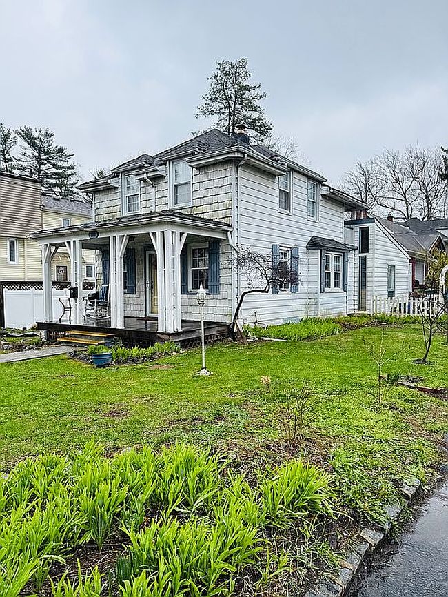 Image of 180 College Ave