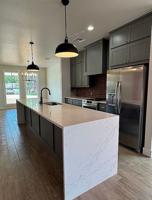 Photo of 910 4th St, Elgin, OK