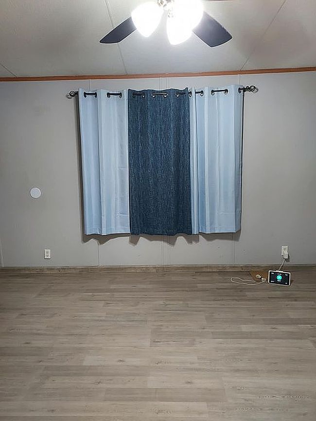 Photo of 1735 Nw Lyman Rd, Topeka, KS