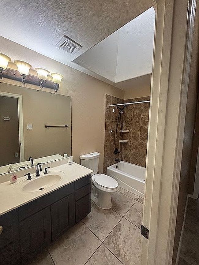 Photo of 5 Victoria Ct, Roswell, NM