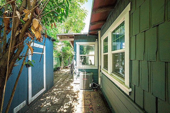 Photo of 220 Palm Pl, Pomona, CA