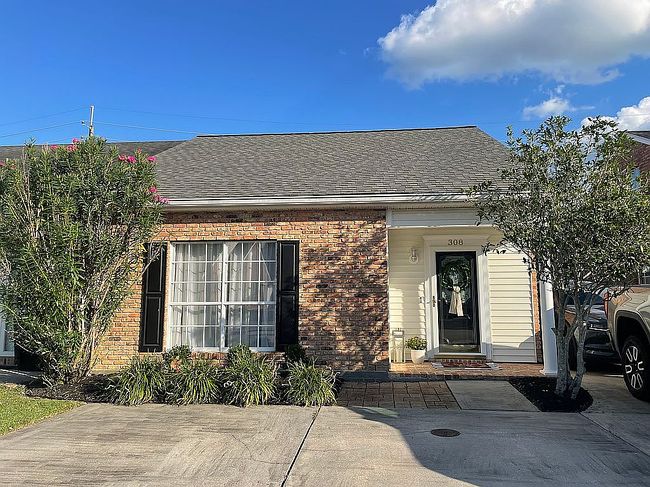Photo of 308 S French Quarter Dr, Houma, LA