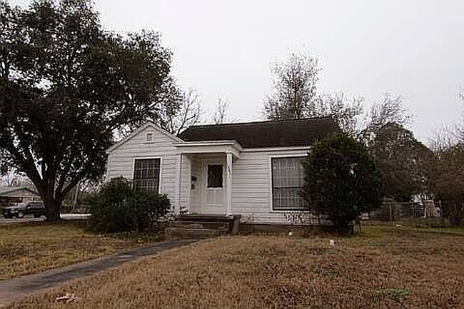 Photo of 1801 N East St, Victoria, TX