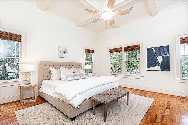 Photo of 158 E Wesley Rd Ne, Atlanta, GA