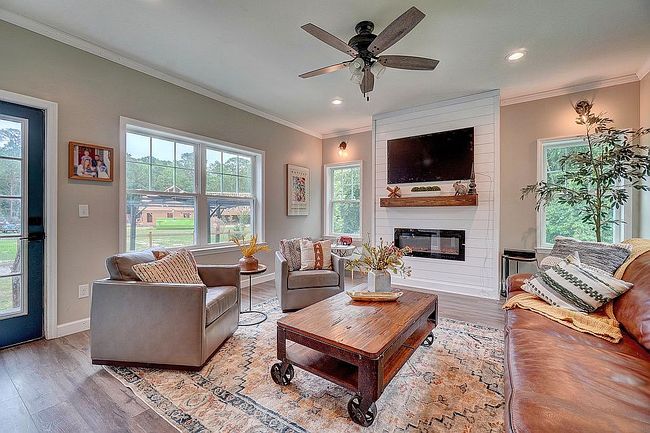 Image of 204 Brown Ln