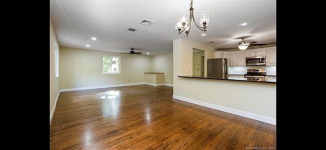 Photo of 1028 Moose Hill Rd, Guilford, CT