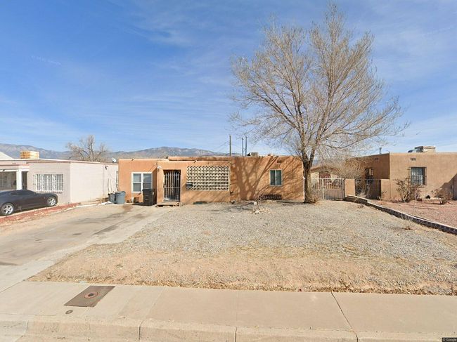 Photo of 424 Grove St Ne, Albuquerque, NM