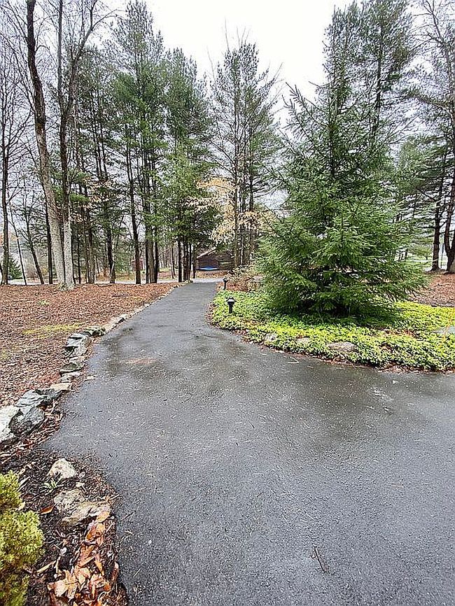 Photo of 336 Sir Bradford Rd, Pocono Lake, PA
