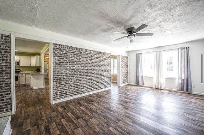 Image of 2600 N Hills Dr