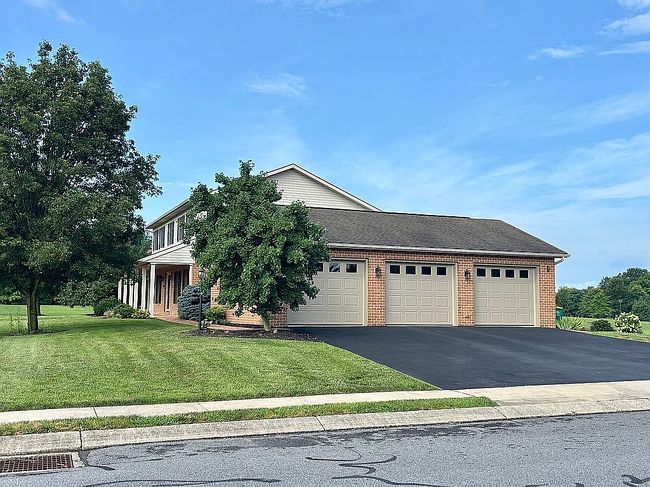 Photo of 200 Phoenix Dr, Chambersburg, PA