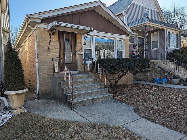 Preview of property located at 4457 W Leland Ave