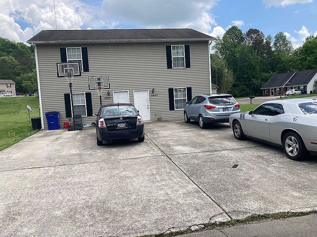 Image of 3491-3493 Hedge Dr Ne