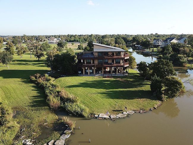 Additional photo 1 of property located at 303 Winkler St