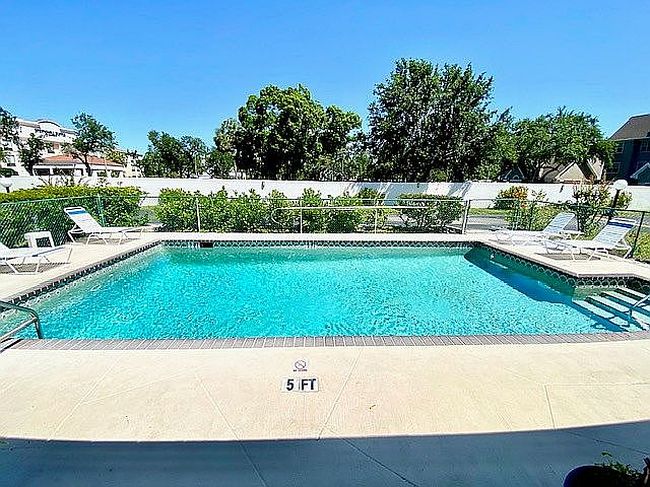 Image of 5340 Royal Palm Ave
