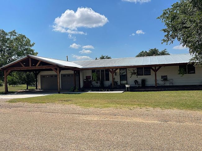 Photo of 1120 3rd St, Roaring Springs, TX