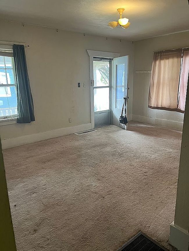 Image of 623 N Bluff Ave