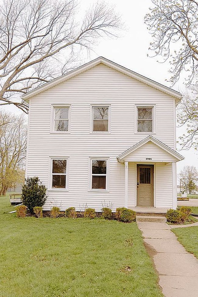 Image of 5985 Church St