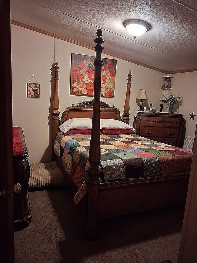 Photo of 150 River Valley Rd, Irvine, PA