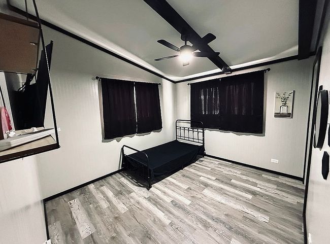 Image of 105 N 3rd St