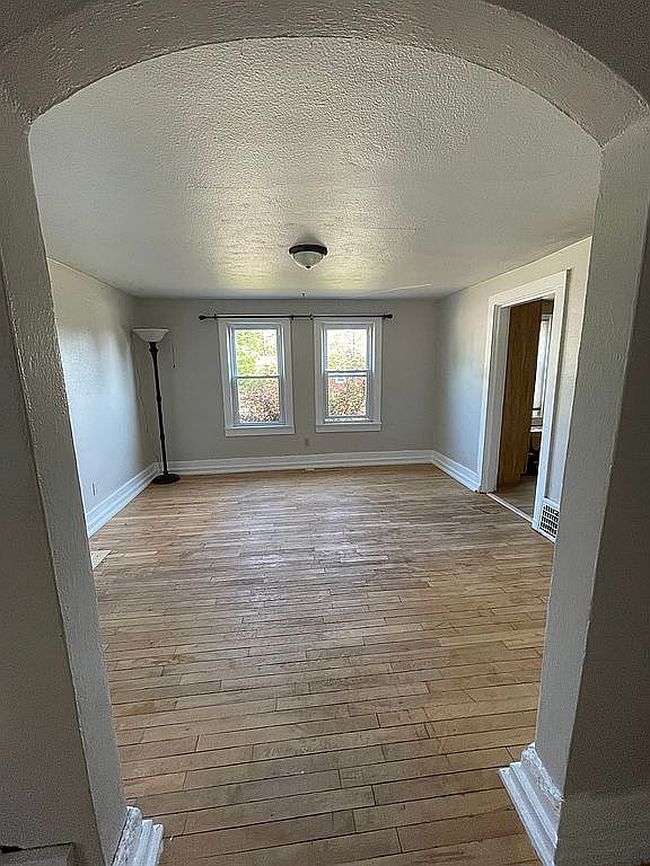 Image of 801 Section St