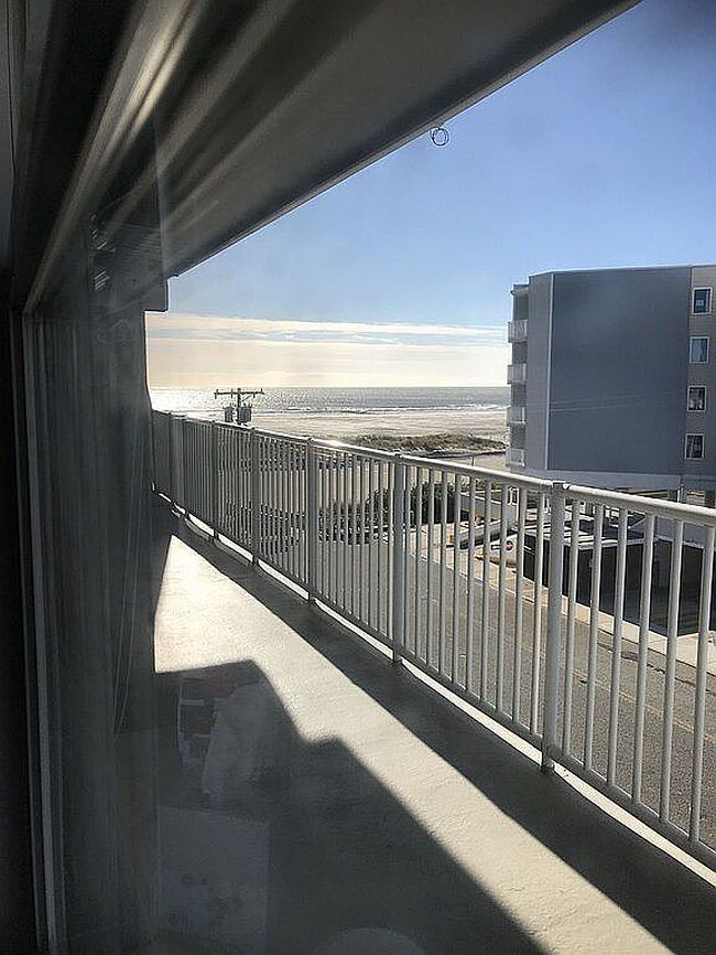 Image of 8401 Atlantic Ave #405