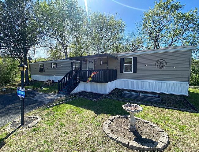 Image of 16 Park Cir