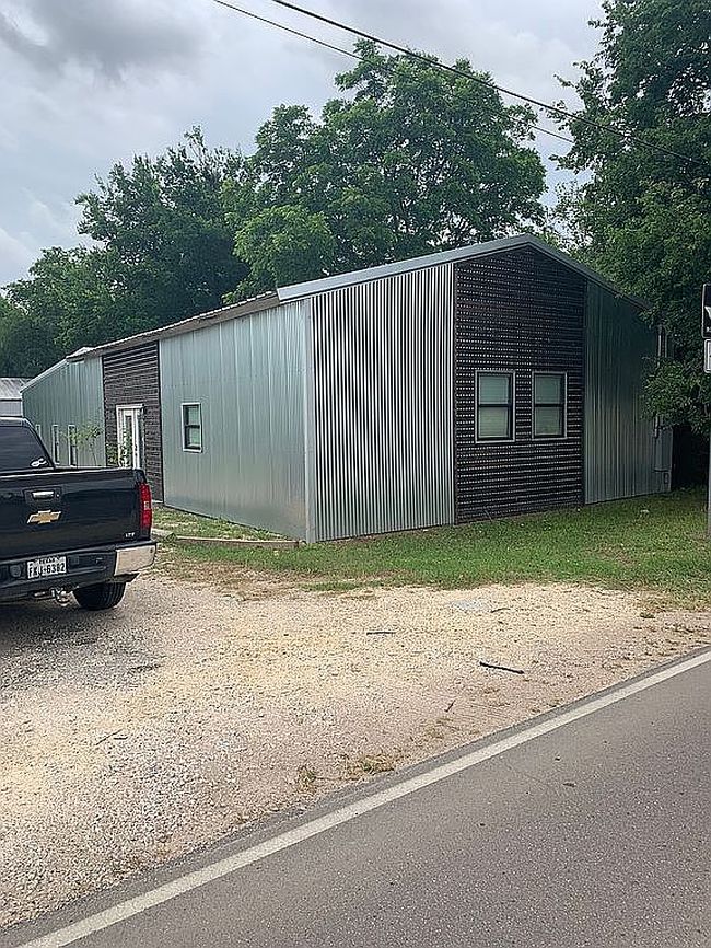 Photo of 229 S Colorado St, Whitney, TX