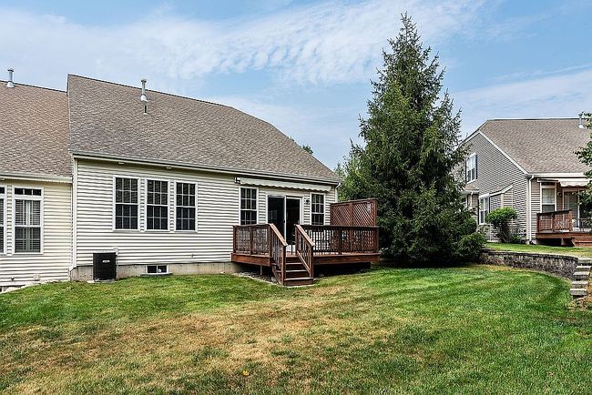 Photo of 106 Hampton Way, South Kingstown, RI