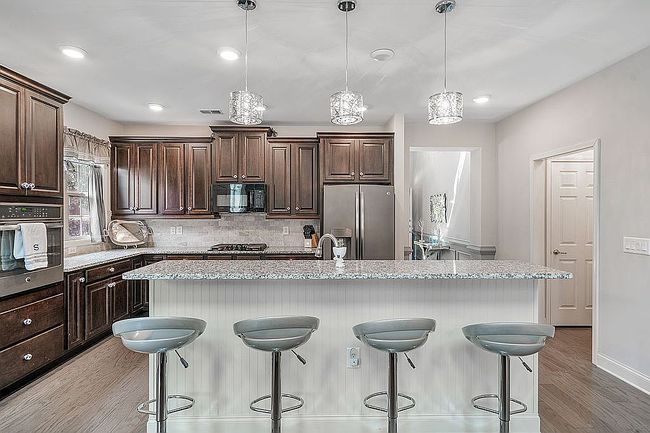 Photo of 1620 Archstone Dr, Cumming, GA