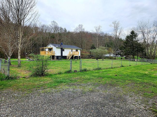 1260 Lower Sandlick Rd, Beckley, WV