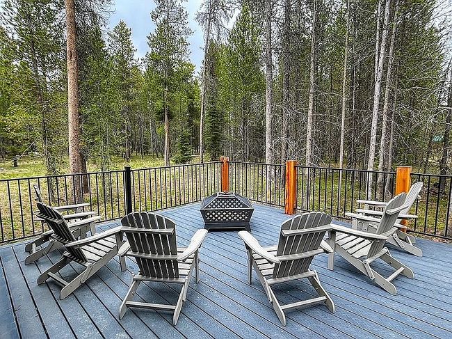 Image of 3585 Woodlands Ln