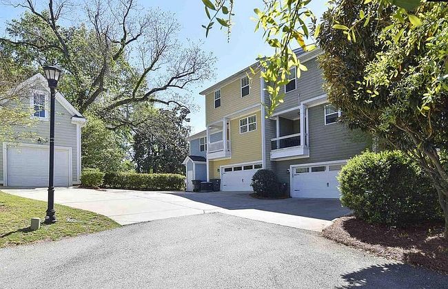 Image of 621 Laurel St